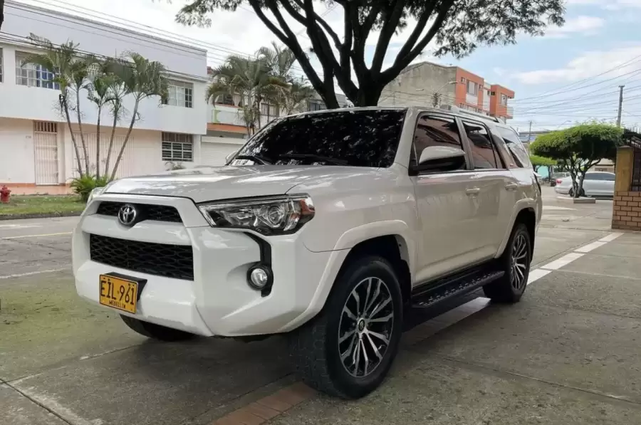  Toyota 4Runner km $ COP .  .